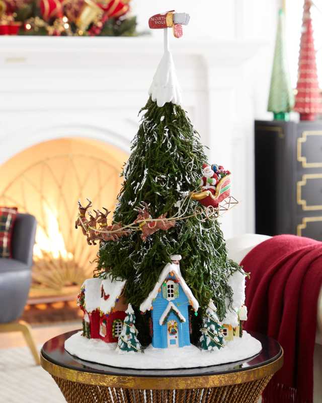 28" Santa Claus is Coming Tree
